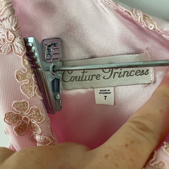 Couture Princess, girls 7, formal ball gown pink and gold tulle and lace dresss - Picture 3 of 8